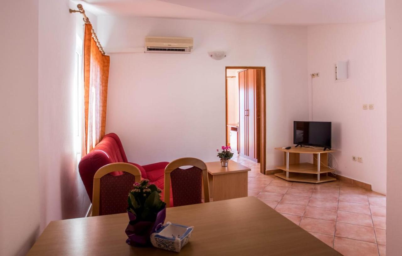 Apartmani Nikoletic Klek Exterior photo